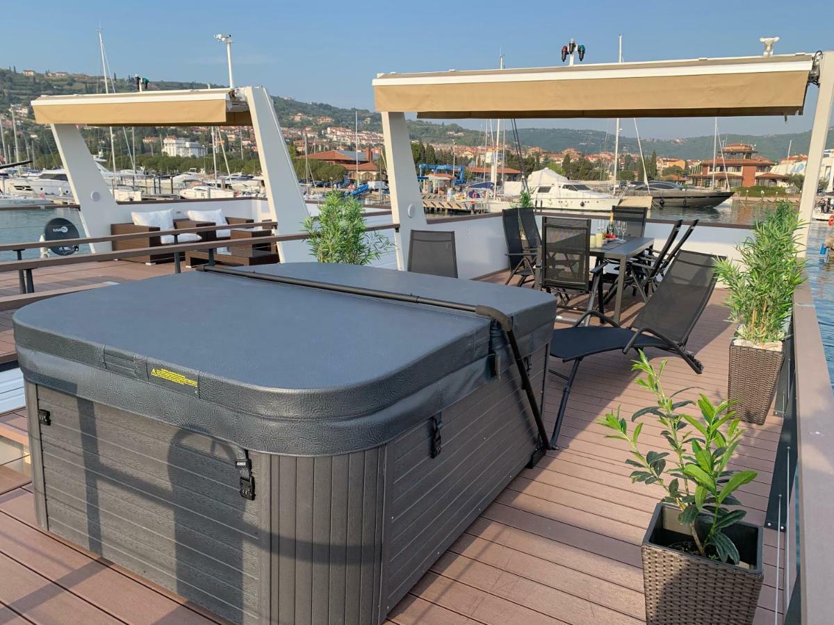Floating House Mm, Marina Portoroz 빌라 외부 사진